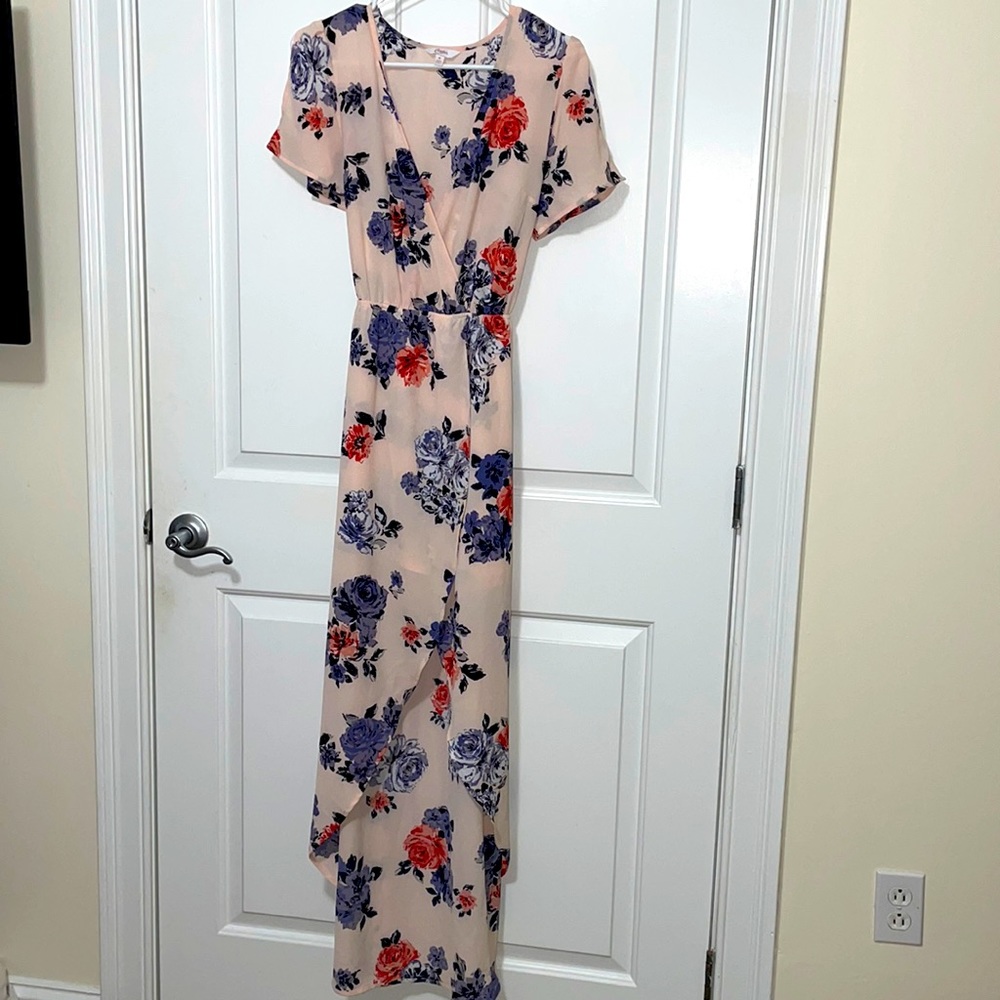 NWOT never worn blush floral maxi dress size medium